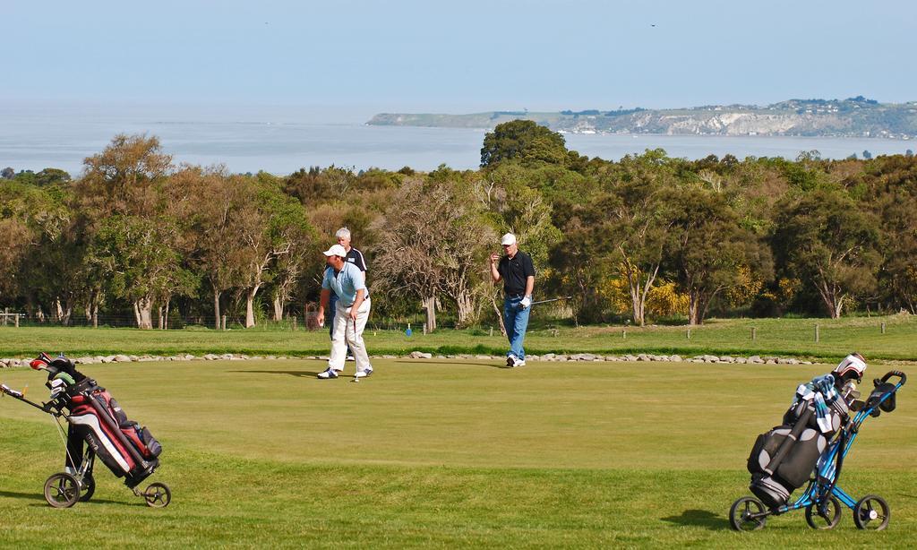 Koura Bay Golf Resort Кайкура Екстериор снимка