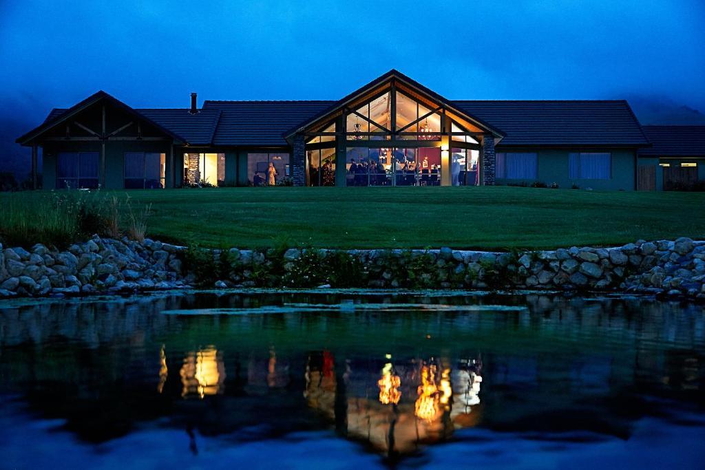 Koura Bay Golf Resort Кайкура Екстериор снимка